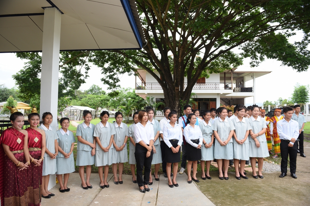 HANDOUT - Mae Sot/Thailand, 27 June, 2016: HCTC students welcome guests at the inauguration the new educational garden and media laboratory at the Hospitality & Catering Training Centre (HCTC) in Mae Sot in north-west Thailand. (PHOTOPRESS/IWC)