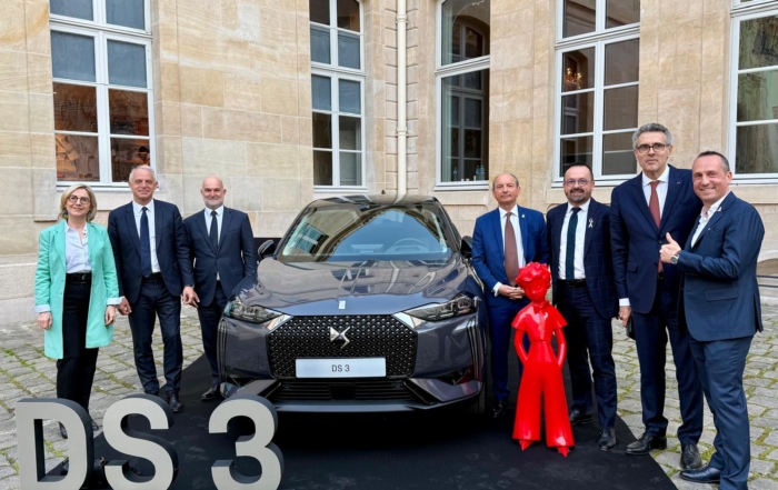 Vente aux enchères d’une DS3 E-Tense Collection Antoine de Saint Exupéry au profit de la Fondation Gustave Roussy